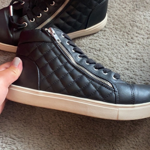 Steve Madden Shoes - Picture 4 of 8